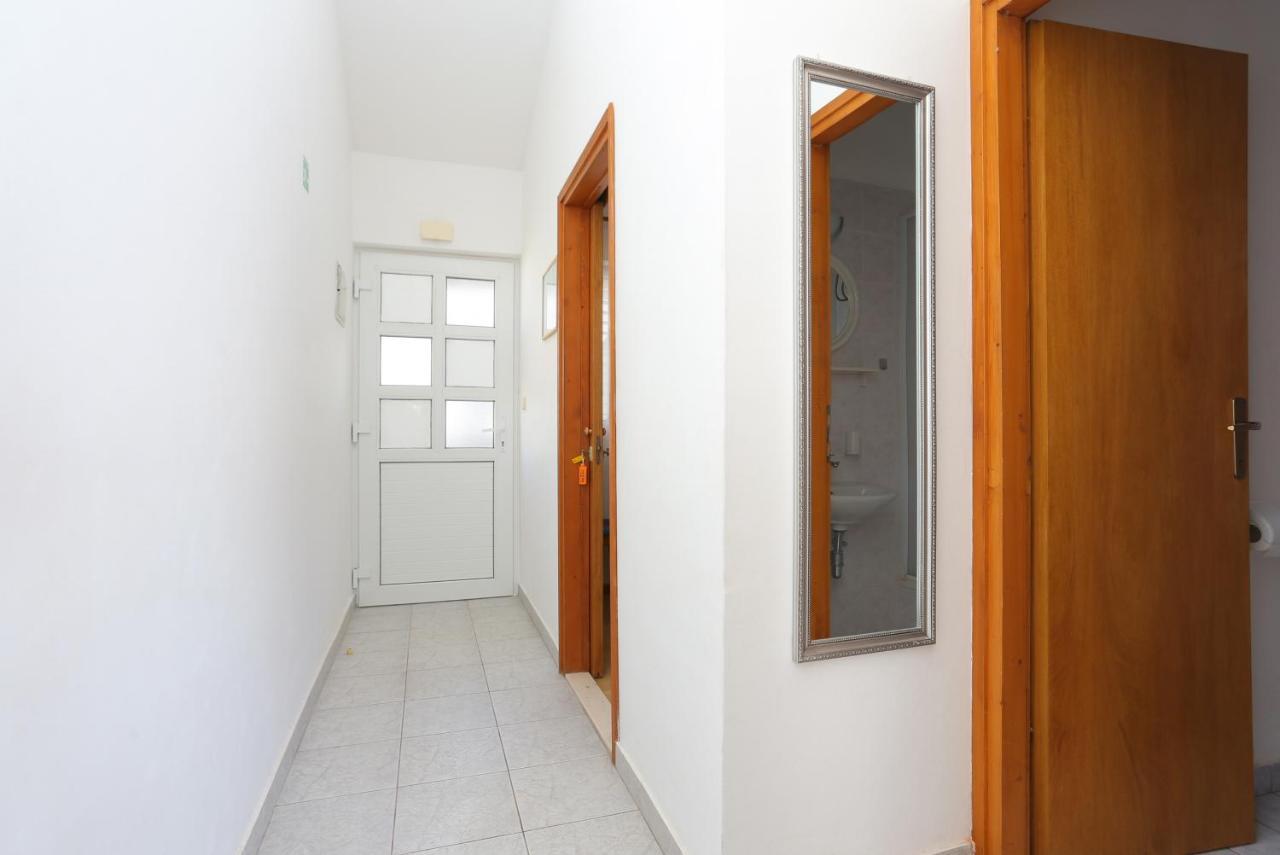 Apartments By The Sea Rastici, Ciovo - 11723 โตรกีร์ ภายนอก รูปภาพ